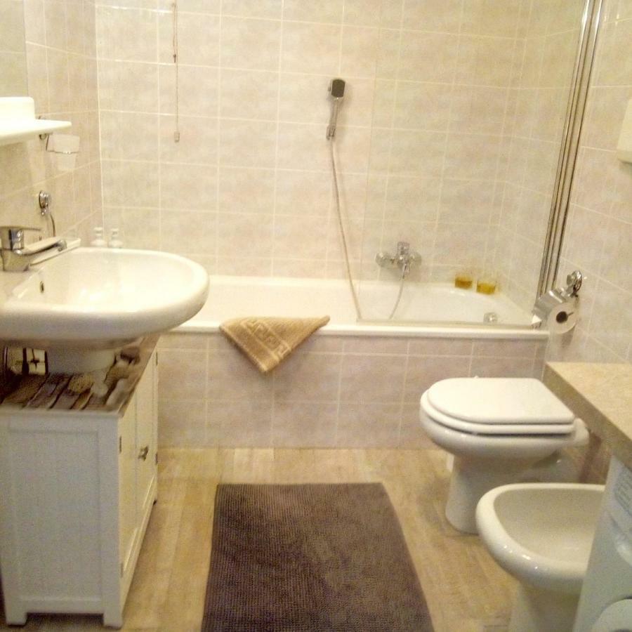 דירות ריבה דל גארדה Casa Akira מראה חיצוני תמונה